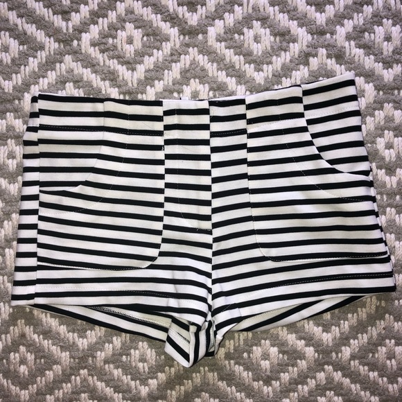 Cute striped Papaya shorts! - Picture 1 of 3